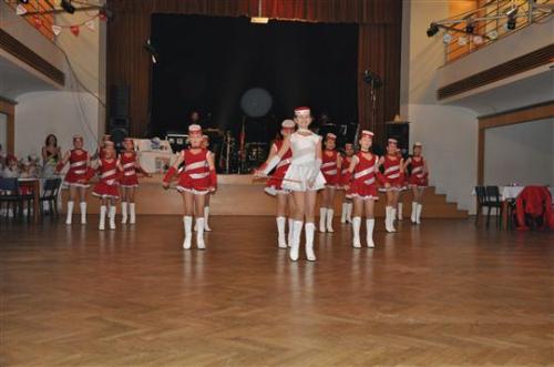 19.2.2011 - Svíčkový ples města 2011
